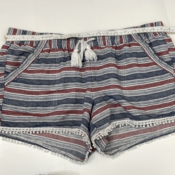 Rewind Shorts XL Crocheted Hem - Picture 9 of 13